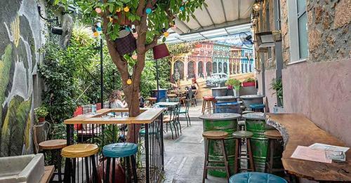 Ζεστές αυλίτσες για καφεδάκια με κουβερτάκια